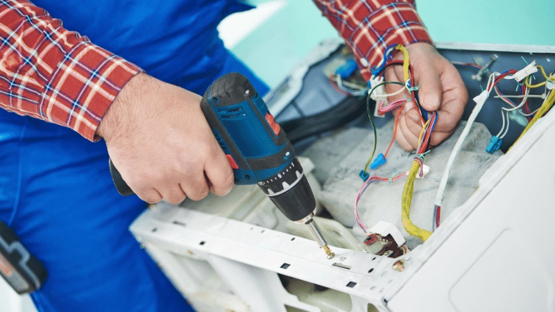Adapazarı Eminçelik Eminçelik çamaşır makinesi kart tamiri – Su almama arızası orijinal parça ile giderildi. - Teknik servis örneği